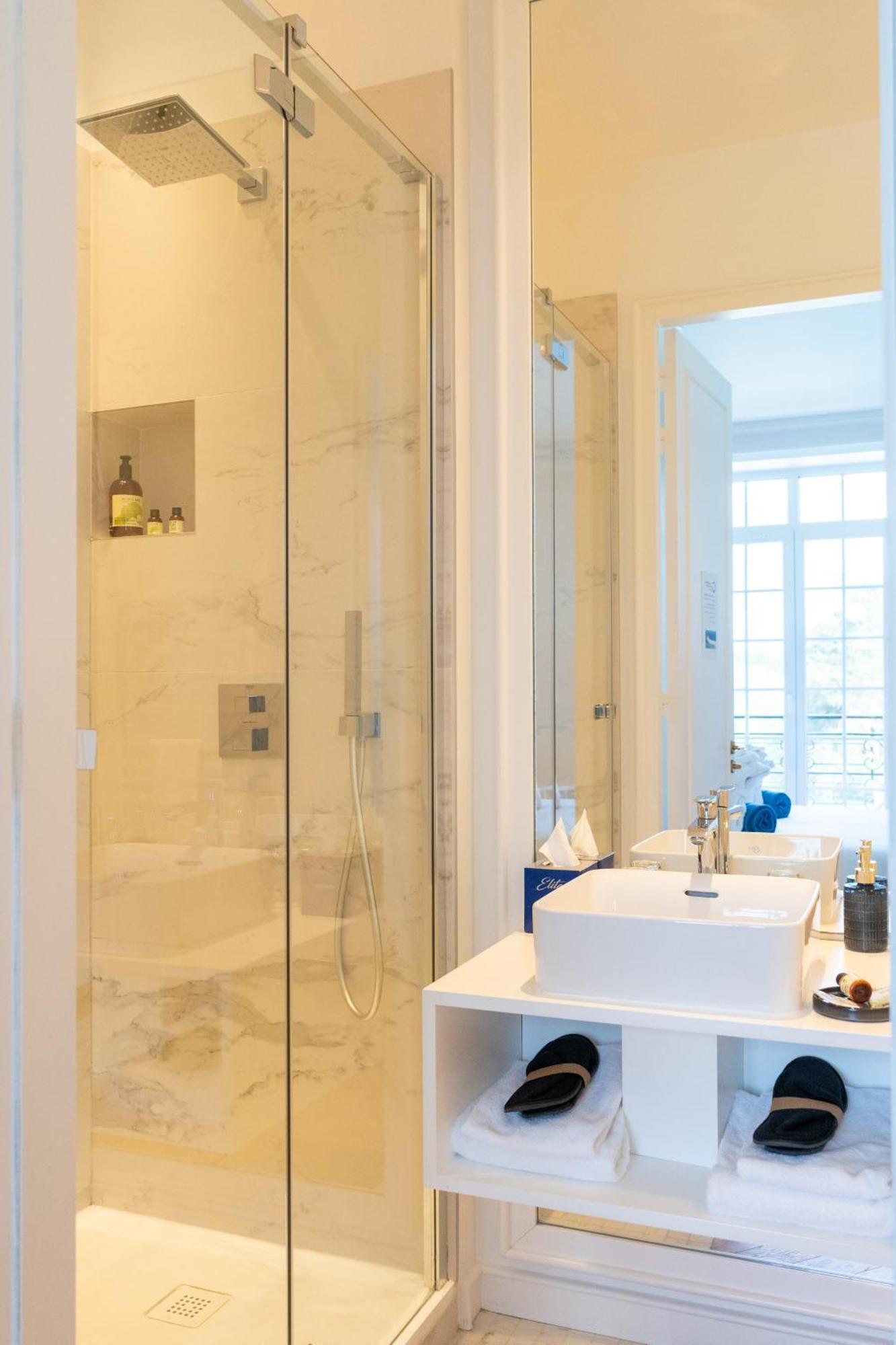 Les Garennes - Hotel Spa Беноде Екстер'єр фото